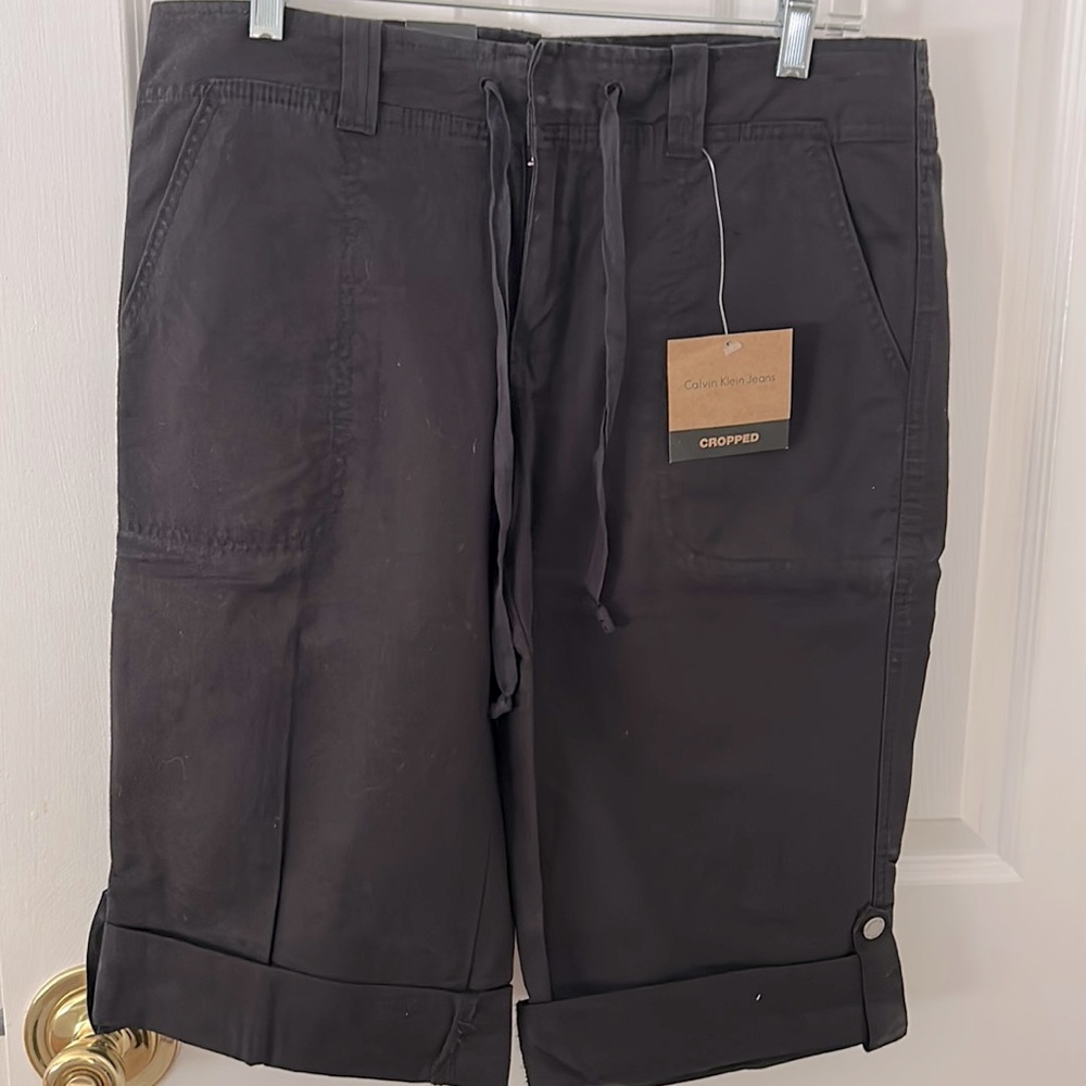 Calvin Klein Cropped pants/shorts